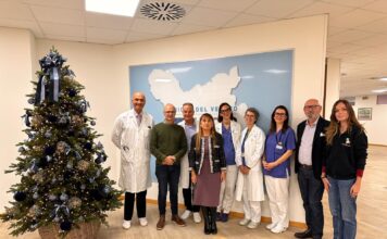 Vicenza for Children dona oltre 90 mila euro al San Bortolo e rafforza il Polo Bridge per le famiglie fragili Vicenza for children, la donazione al San Bortolo 2025 (al centro dg Simionato)