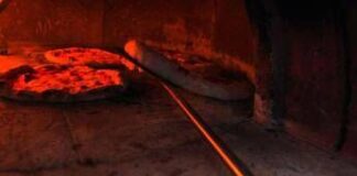 Vicenza, muore soffocato da un boccone in pizzeria al compleanno della madre