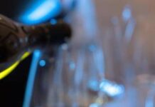 Vino tra piacere e rischi, l’immunologo: “Serve disciplina, massimo 1-2 bicchieri al giorno”