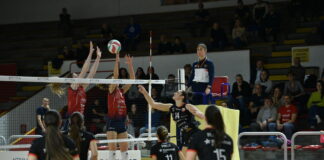 Volksbank Vicenza Volley lotta ma cade 1-3 in casa contro la capolista Giorgione Volksbank Vicenza Volley col Giorgione, una fase di gioco (foto Matteo Battaglia)