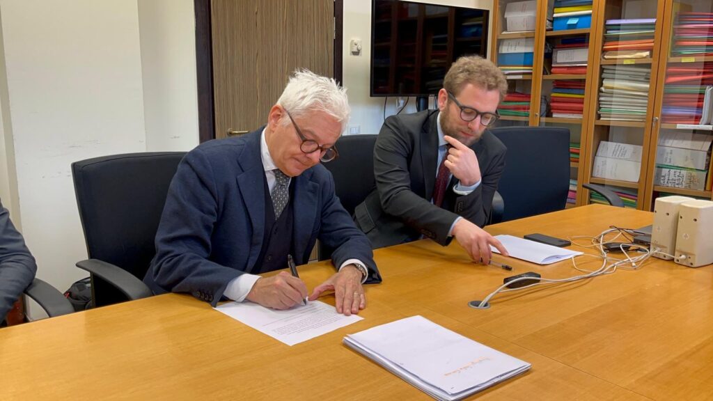 tribunale santa corona