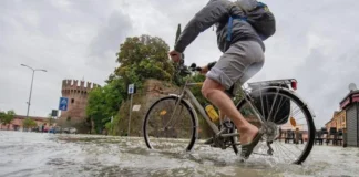 Più caldo ed eventi estremi in Italia, come sarà il clima fino al 2100 caldo