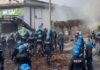 Bocciodromo sgomberato, tensione a sera: campo Ferrovieri nuovo presidio No Tav. Possamai soddisfatto: “Assenza scontri” bocciodromo sgombero polizia manifestanti fonte global project
