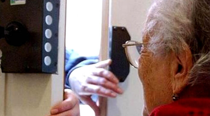 Vicenza. Truffa e deruba un’anziana fingendosi tecnico dell’acqua, arrestato poco dopo dalla Polizia truffa anziana falso tecnico acqua vicenza