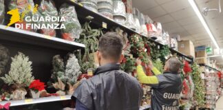Belluno: sequestro della Guardia di Finanza di 6.400 prodotti natalizi e di largo consumo non sicuri guardia di finanza di belluno
