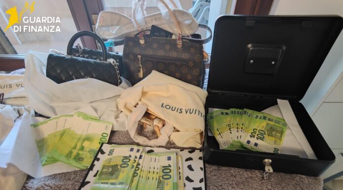 Contraffazione di lusso, maxi operazione della Finanza: perquisizioni anche a Vicenza e sequestri milionari guardia di finanza di como lusso