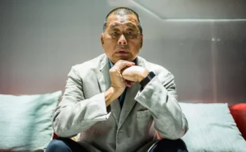 Hong Kong, Jimmy Lai dichiarato colpevole di reati contro la sicurezza nazionale jimmy lai