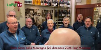 Coro Amici della Montagna, canto e comunità: un momento natalizio al Bar Minerva e l’invito ad unirsi alla tradizione Coro Amici della Montagna