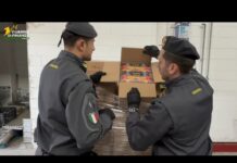 Maxi sequestro della Guardia di Finanza nel Padovano: 1,3 tonnellate di articoli pirotecnici stoccati senza sicurezza GdF di Padova sequestra 1,3 tonnellate di articoli pirotecnici