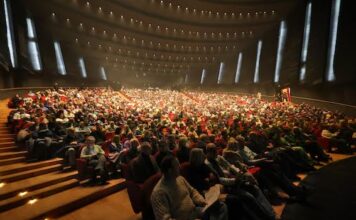 Il Teatro Comunale di Vicenza compie 18 anni: festa con visite guidate e circo contemporaneo teatro comunale di vicenza