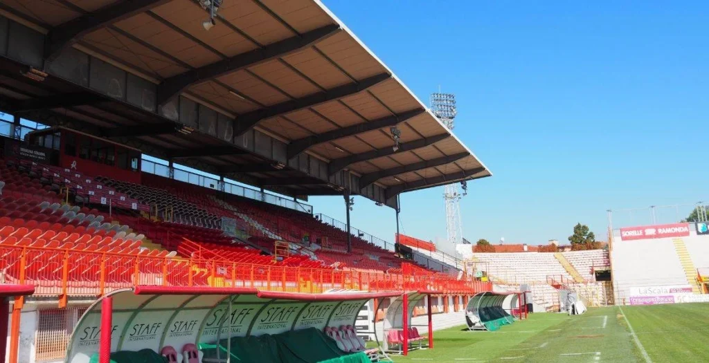 Tribuna del Menti intitolata a Giulio Savoini