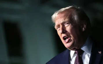 Siria, Usa colpiscono oltre 70 obiettivi Isis. Trump: “Ritorsione molto seria” siria