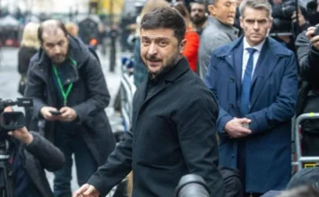 Ucraina consegna il piano agli Usa. Trump: “Zelensky deve essere realista” Ucraina