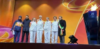 Fiamma Olimpica a Vicenza, braciere acceso in piazza dei Signori: Bordin, Dorio, Rosso e Vielmo protagonisti Fiamma Olimpica sul palco di Vicenza, oltre a Zilio (sx) e Possamai (dx) ci sono stati l’ex maratoneta Gelindo Bordin, l’ex mezzofondista Gabriella Dorio, l’imprenditore e presidente del Vicenza Calcio Renzo Rosso e l’alpinista Mario Vielmo