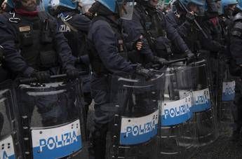 Agenti sotto processo solo su richiesta del ministro, arriva lo ‘scudo’ di Fratelli d’Italia