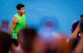 Alcaraz vince Doha e scappa via nel ranking: quanti punti deve recuperare Sinner