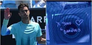 Australian Open, la commovente dedica di Musetti a coach Tartarini: “Per Simone e Damiano”