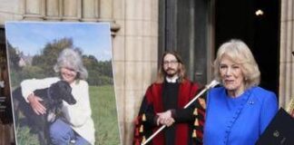 Camilla si inchina alla ‘regina’ dei romanzi rosa, l’omaggio a Jilly Cooper