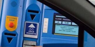Carburanti, pedaggi, Rc auto: “Aumenti a raffica nel 2026”