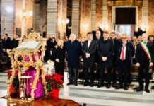 Crans-Montana, Meloni, i ministri e le opposizioni alla messa a Roma per le vittime