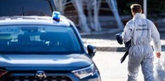 Crans-Montana, cameriere sulle spalle dei colleghi per lo spettacolo pirotecnico: il ruolo di Jessica Moretti