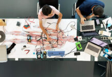 Las Vegas, D-Air lab al CES: il fondatore Dainese e l’ingegnere Piccinotti raccontano l’airbag “umanistico” D-Air lab