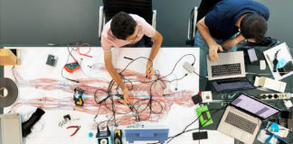 Las Vegas, D-Air lab al CES: il fondatore Dainese e l’ingegnere Piccinotti raccontano l’airbag “umanistico” D-Air lab