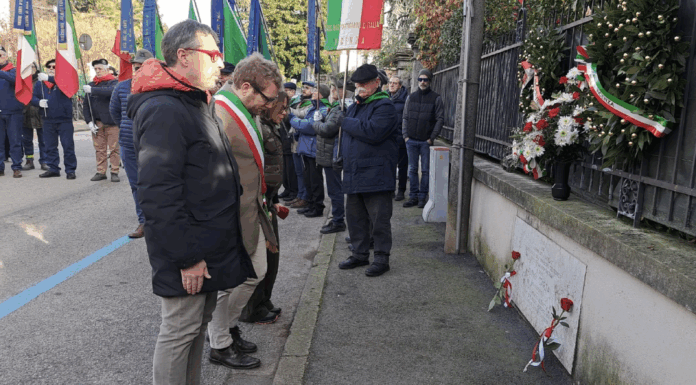 Vicenza ricorda Dino Carta, Possamai: difendere diritto e pace contro la forza. Presente anche consigliere regionale Antonio Dalla Pozza Dino Carta, consigliere regionale Antonio Marco Dalla Pozza e sindaco Giacomo Possamai alla sua commemorazione