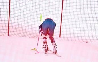 Discesa femminile Crans Montana cancellata, cadute 3 sciatrici su 6: paura per Vonn