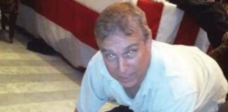 Epstein, i nuovi file: la foto che imbarazza l’ex principe Andrea