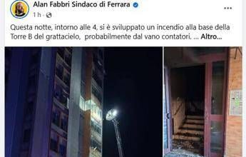 Ferrara, incendio al grattacielo: evacuate circa 200 persone