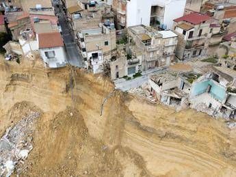 Frana Niscemi, oggi riaprono le scuole. Tajani in Sicilia