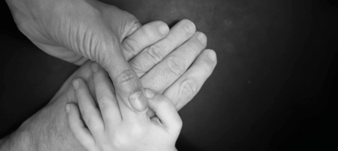 Genitorialità fragile, bambini invisibili (foto di Yuleisy Cruz Lezcano) Genitorialità fragile, bambini invisibili (foto di Yuleisy Cruz Lezcano)