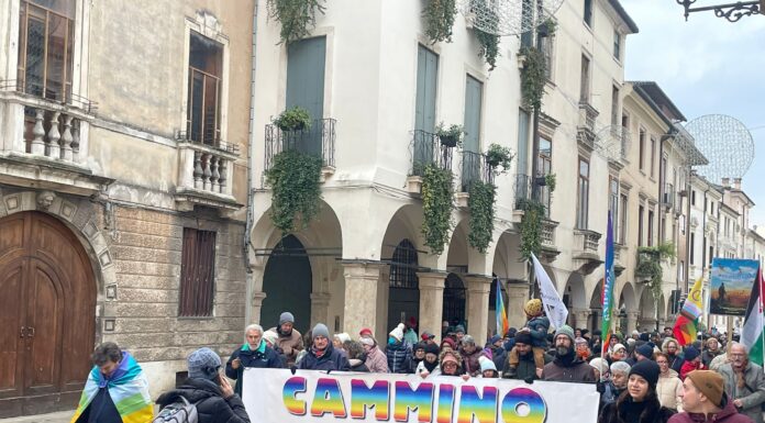 Cammino di pace diocesano, Vicenza risponde: centinaia di persone in marcia per una pace disarmata Giornata Mondiale per la Pace Giovedì 1 Gennaio 2026, sfilano i vicentini nel Cammino di pace
