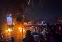 Iran, Trump: “Azioni forti se governo impicca manifestanti”. Teheran: “Cercano pretesti per attaccarci”