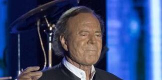 Julio Iglesias chiede l’archiviazione dell’indagine per presunti abusi