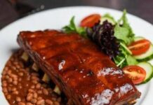 La carne di maiale ‘allunga la vita’ come i legumi, lo studio