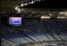 Lazio-Genoa in campo nel deserto, lo stadio Olimpico è vuoto
