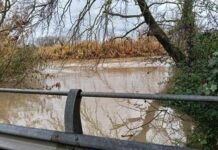 Maltempo Roma, esonda Aniene all’altezza di Ponte Mammolo: evacuata una famiglia