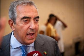 Mediaset-Corona, Forza Italia si schiera con la famiglia Berlusconi: “Solidarietà, libertà di espressione non è diffamare”