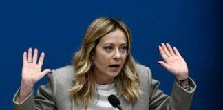 Meloni e la domanda-fiume in conferenza: “Rischiamo di farci linciare”