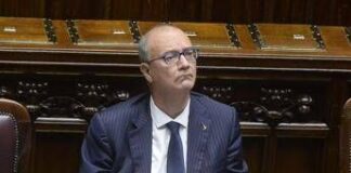 “Metal detector nelle scuole più a rischio”, l’ipotesi di Valditara