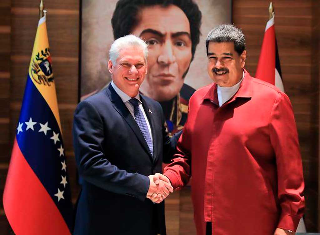 Miguel Díaz-Canel con Nicolás Maduro all'atto della sua ultima elezione in Venezuela