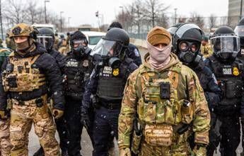 Minneapolis, Pretti ucciso da agenti. I genitori: “Bugie da Trump”