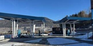 Mobilità, inaugurata la prima stazione di rifornimento combinata di idrogeno ed energia elettrica a Brunico