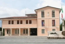 Cassola, carabinieri di Bassano allontanano un uomo violento: aggredisce l’ex compagna davanti alla figlia, scatta il braccialetto elettronico Municipio di Cassola