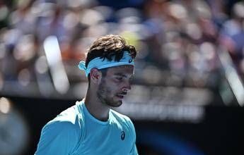 Musetti, Melbourne come Parigi e Montecarlo: continua la maledizione infortuni