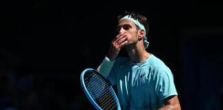 Musetti amaro dopo il ritiro: “Volevo continuare, ma c’era qualcosa di strano nella gamba”