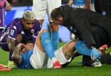 Napoli, grave infortunio per Di Lorenzo: esce in barella contro la Fiorentina