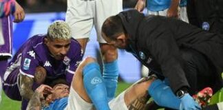 Napoli, grave infortunio per Di Lorenzo: esce in barella contro la Fiorentina
